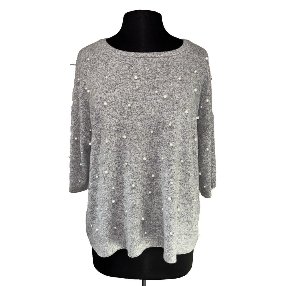 NEW Dantelle Pearl Embellished Sweater Size M Gray 3/4 Sleeve Soft Feminine‎